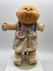 lot 168 image: Vintage Preemie CABBAGE PATCH Girl Baldy Green Eyed Kitty Cat Knit Pomper HM#20