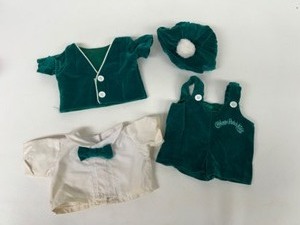 lot 211 image: Vintage 80s Cabbage Patch Boys Green Velvet Outfit 