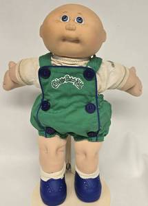 lot 140 image: Vintage Coleco Cabbage Patch Preemie Doll wCPK Clothing