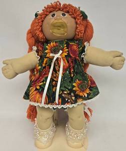 lot 141 image: Vintage Jesmar Cabbage Patch Girl Doll & Made in Spain