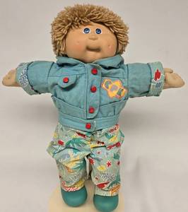 lot 204 image: Vintage Boy Cabbage Patch Doll wOriginal Outfit 