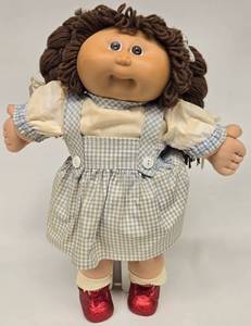 lot 210 image: Vintage Cabbage Patch Girl Doll Like Dorothy