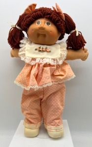 lot 180 image: Vintage CABBAGE PATCH Auburn Poodle Bangs Twin Ponytails w Brown Eyes & Dimples HM#2