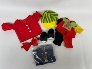 lot 252 image: Cabbage Patch Kids CPK Designer Line Outfit & Other Clothing