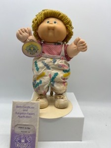 lot 194 image: Vintage CABBAGE PATCH Toddler Kids Golden Girl JANICE ALVINA Certificate & Hang Tag