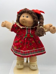 lot 196 image: Vintage CABBAGE PATCH Girl Brown Double Braids HM #5-6 Brown Eyes Toothy Smile