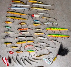 LOT OF FISHING LURES JIG, SPINNERS, FLOAT, LARGE MOUTH BASS, WALLEYE , TROPHIES