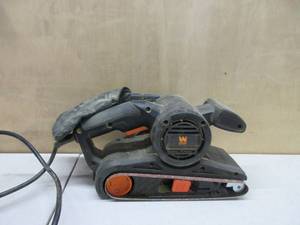 lot 369 image: WEN SANDER USED, TESTED, WORKS MODEL 6321 3x21 SANDER