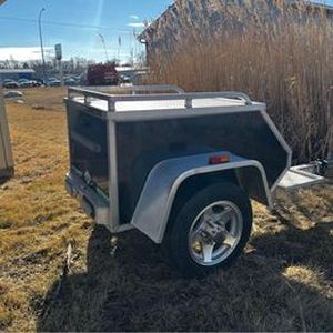 lot 4 image: lunina black XL Motercycle trailer