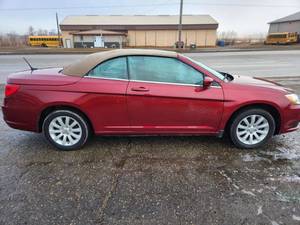 lot 5 image: 2014 Chrysler 200 Touring Convertible 2D