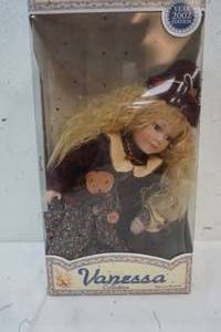 Limited Edition Of Fine Porcelain Doll  2002 Vanessa Collection