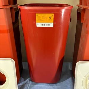 Lot of NEW Covidien SharpSafety Sharps Biohazard Waste Containers With Lids - Long Lasting &amp Tops Slide Close To Keep You Animals Out Of The Garbage