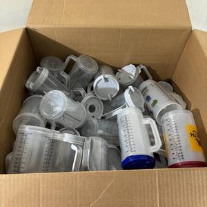Large Lot of Water Liquid Measurers Containers Lidded Drinking Cups With Flexible Straws - Appear New