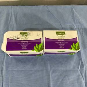Lot of 2 Boxes (144 per box) NEW Medline MSC092402PACK 4mL REMEDY Phytoplex Botanical Nutrition for Sensitive Skin Nourishing Skin Moisturizer Cream Sachet Packs - I Want This