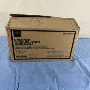 1 Case (300case) NEW Medline NON28758 Non-Skid Bottom Fluid-Repellent Spunbound Material Polypropylene Shoe Covers - Size RegularLarge Blue