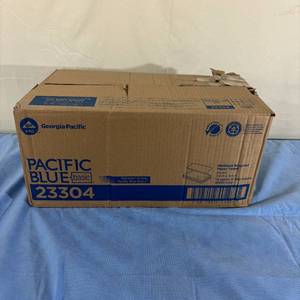 1 Case (16 packs, 250 each) NEW Georgia Pacific GP Pro 23304 9.2 x 9.4 Pacific Blue Basic Multifold Recycled Paper Towel - Box Has Damage