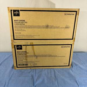 2 Case (150 each per case) NEW Medline NON27200 Fluid Resistant Non-skid Boot Covers -&nbspSeamless cover has no holes, helping to reduce the risk of fluid penetration - Size RegularLarge Blue