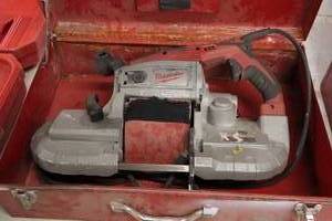 lot 559 image: Milwaukee Heavy Duty Deep Cut Bandsaw with Metal Case