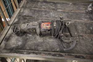 lot 590 image: Black & Decker Cut-Saw Industrial Heavy Duty Reciprocating Saw