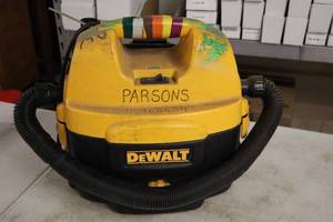 lot 593 image: DeWalt Heavy Duty 2-Gallon CordlessCorded  WetDry Vacuum DC500
