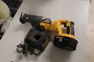 lot 594 image: DeWalt Variable Speed 18V Reciprocating Saw DC385 with Battery, Charger