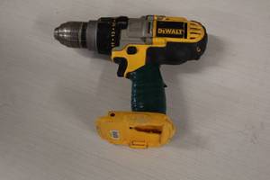 lot 598 image: DeWalt XRP 12 18V DrillDriver DCD940
