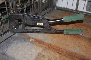 lot 610 image: Greenlee No. 724 Stud Punch