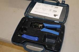 lot 689 image: DataShark Data Network Cable Tool with Case