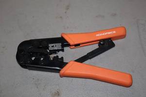 lot 690 image: Monoprice InternetEthernet Line Crimping Tool