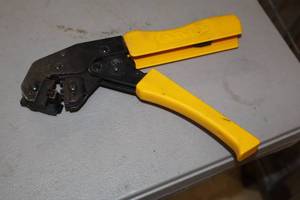 lot 692 image: Ratchet Crimping Tool