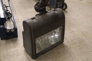 lot 714 image: Outdoor Light Fixture 19x20-12x10