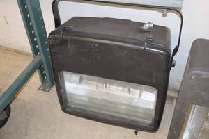 lot 717 image: Outdoor Light Fixture 21x22x9-12