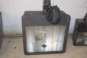 lot 718 image: Outdoor Light Fixture 24x24x10-12