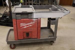 lot 534 image: Milwaukee Rolling Utility Tool Cart