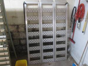 5 metal Reese folding cargo ramp...