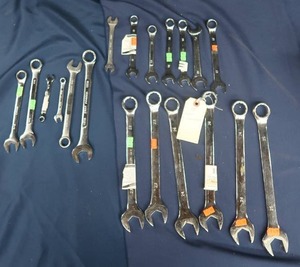 lot 38 image: 19 NEW WRENCHES