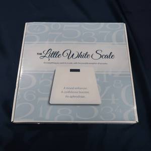 lot 43 image: BATHROOM SCALE