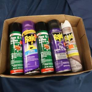 lot 58 image: 5 NEW RAID FLEA AND ROACH KILLER