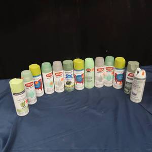 lot 67 image: 13 NEW SPRAY PAINT CANS AND PRIMER