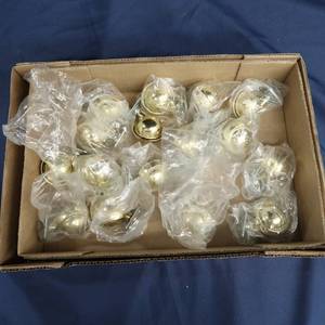lot 87 image: 16 METAL BALL FURNITURE CASTER WHEELS