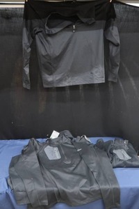 lot 92 image: 6 NEW EDDIE BAUER LONG SLEEVE ZIP UPS