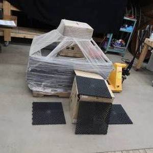 lot 124 image: OVER 150 16X16 YAMAHA SNOWMOBILE CONNECTABLE DISPLAY FLOOR MATS