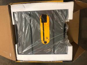 DEWALT 15 Amp Corded 8-14 in. Compact Portable Jobsite Tablesaw (Stand Not Included) Customer Returns See Pictures