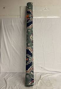 lot 6 image: Decorative IndoorOutdoor Rug