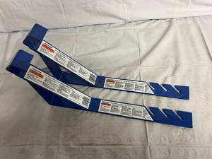 lot 31 image: 2 x 10 x 45 Degree Fixed Roof Brackets - New