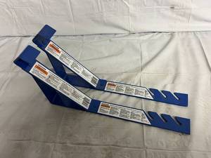 lot 33 image: 2 x 10 x 45 Degree Fixed Roof Brackets - New