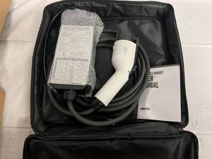 lot 80 image: Ergmaster 16A 250V Electric Vehicle Charging Cable