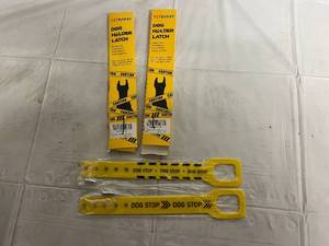 lot 141 image: 2 Pet Karay Dog Holder Latches