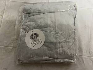 lot 142 image: Vivagolry Plush Dog Bed