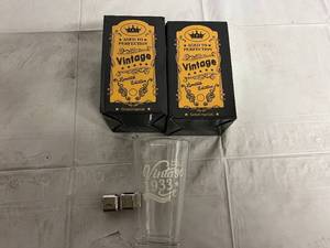 lot 158 image: 2 16oz Vintage 1933 Glasses with Metal Ice Cubes